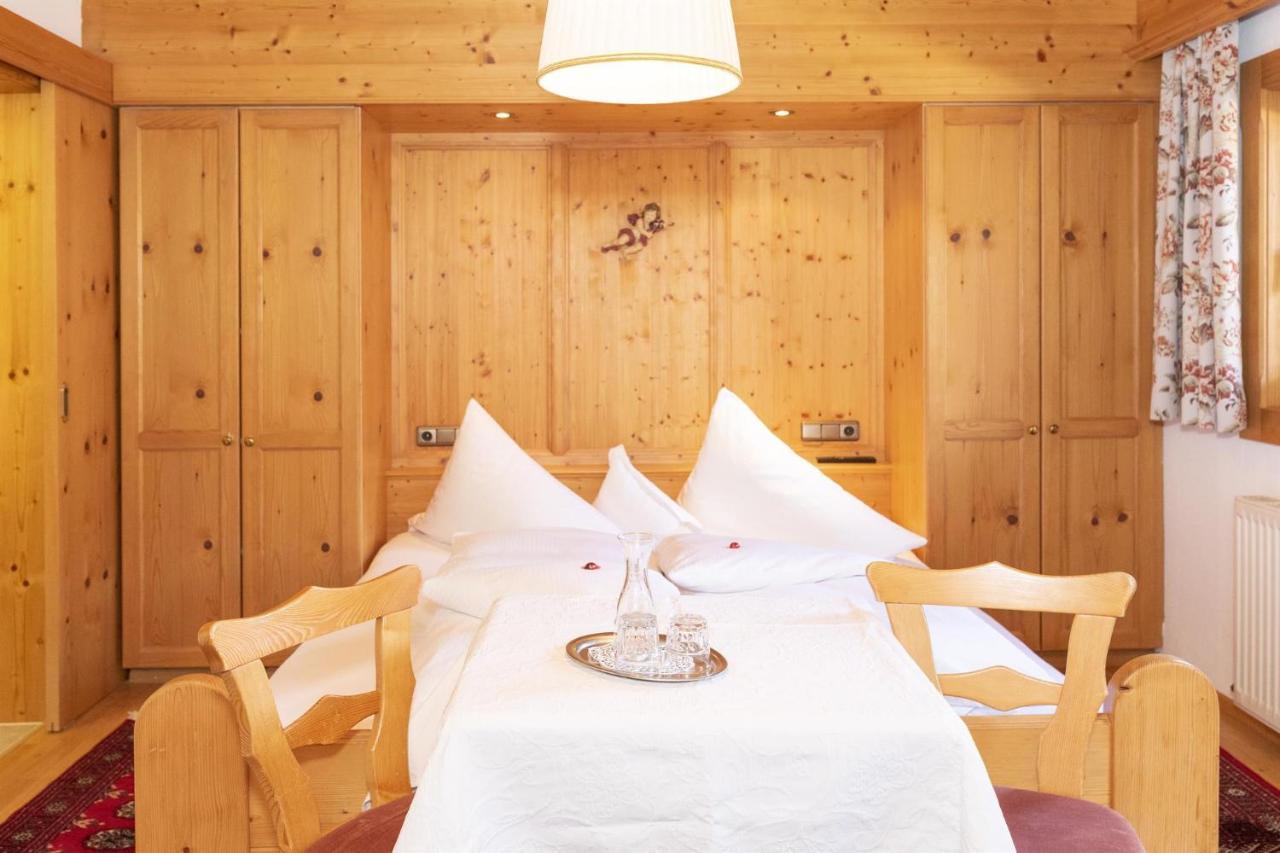 Pension Edelweiss Alpbach Buitenkant foto